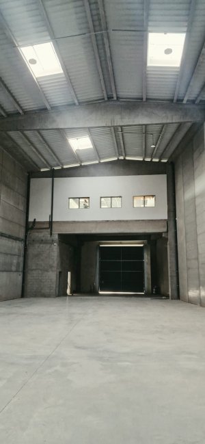 Nave Ind. Pareada en Alquiler en Esparreguera