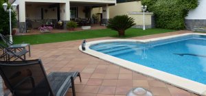 Casa Chalet Unifamiliar Aislado en Venta en Esparreguera