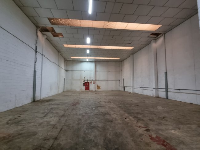 Nave Ind. Pareada en Alquiler en Collbato