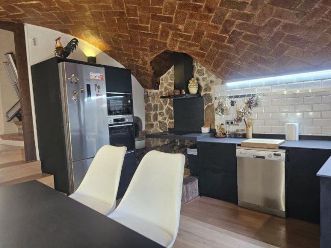 Casa Chalet Unifamiliar Adosada en Venta en Collbato