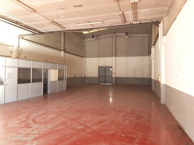 Nave Ind. Pareada en Alquiler en Abrera