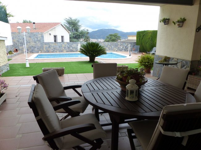 Casa Chalet Unifamiliar Aislado en Venta en Esparreguera