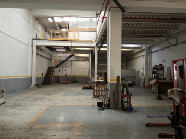 Nave Almacen en Venda a Abrera
