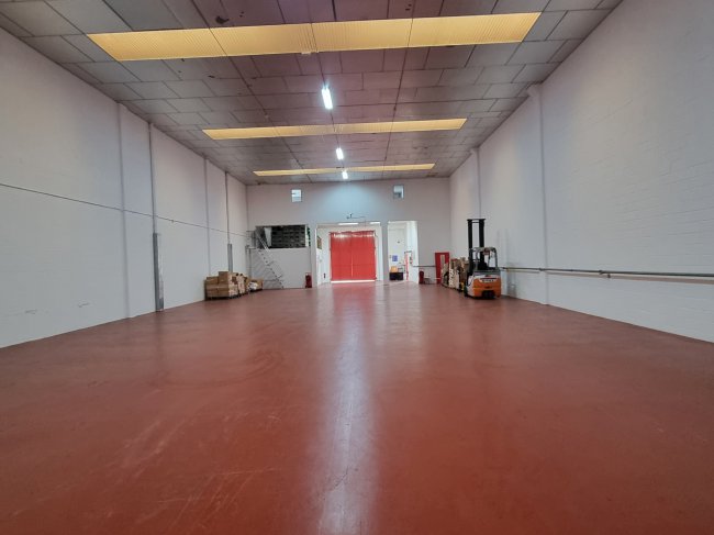 Nave Ind. Pareada en Alquiler en Collbato